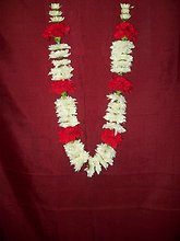 Idol Garland