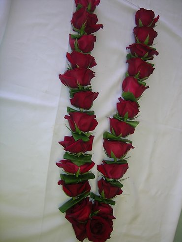 Red Roses garland